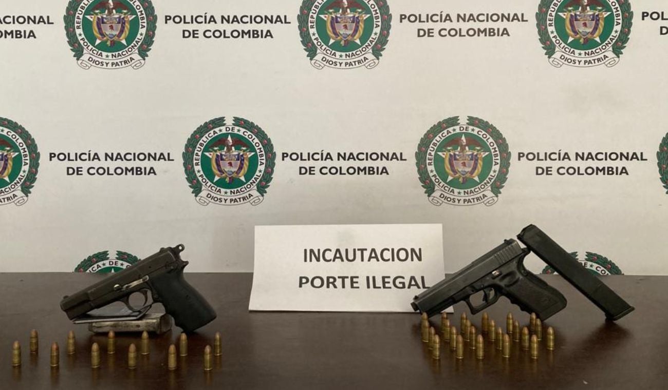 Capturan dos hombres armados en TransMilenio