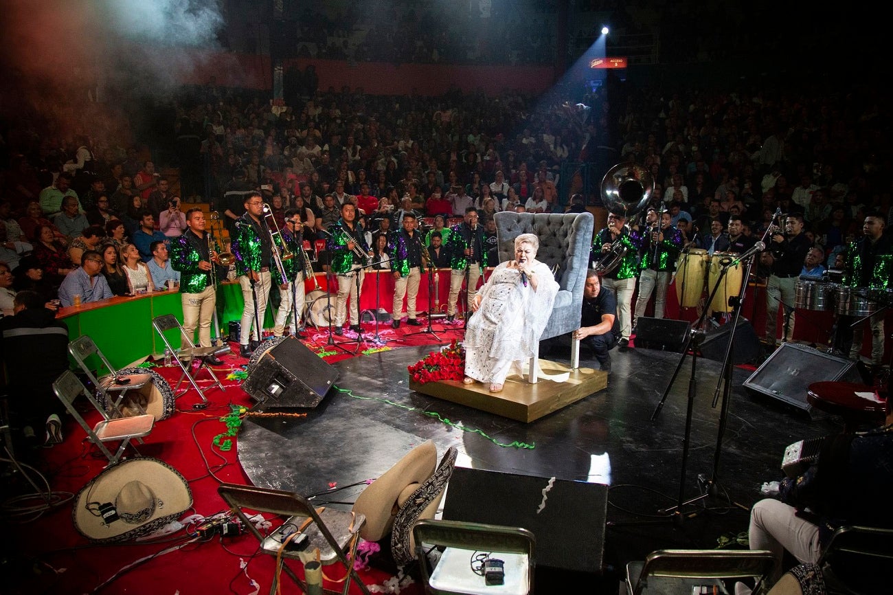 Paquita la del Barrio, despedida en México.