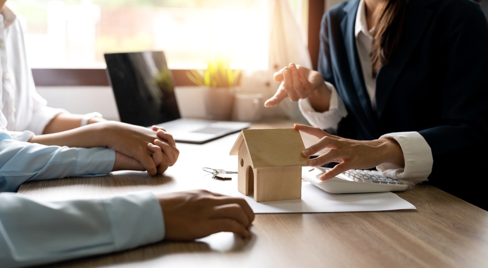 Crédito de consumo de bajo costo: está exento del cobro del IVA sobre intereses