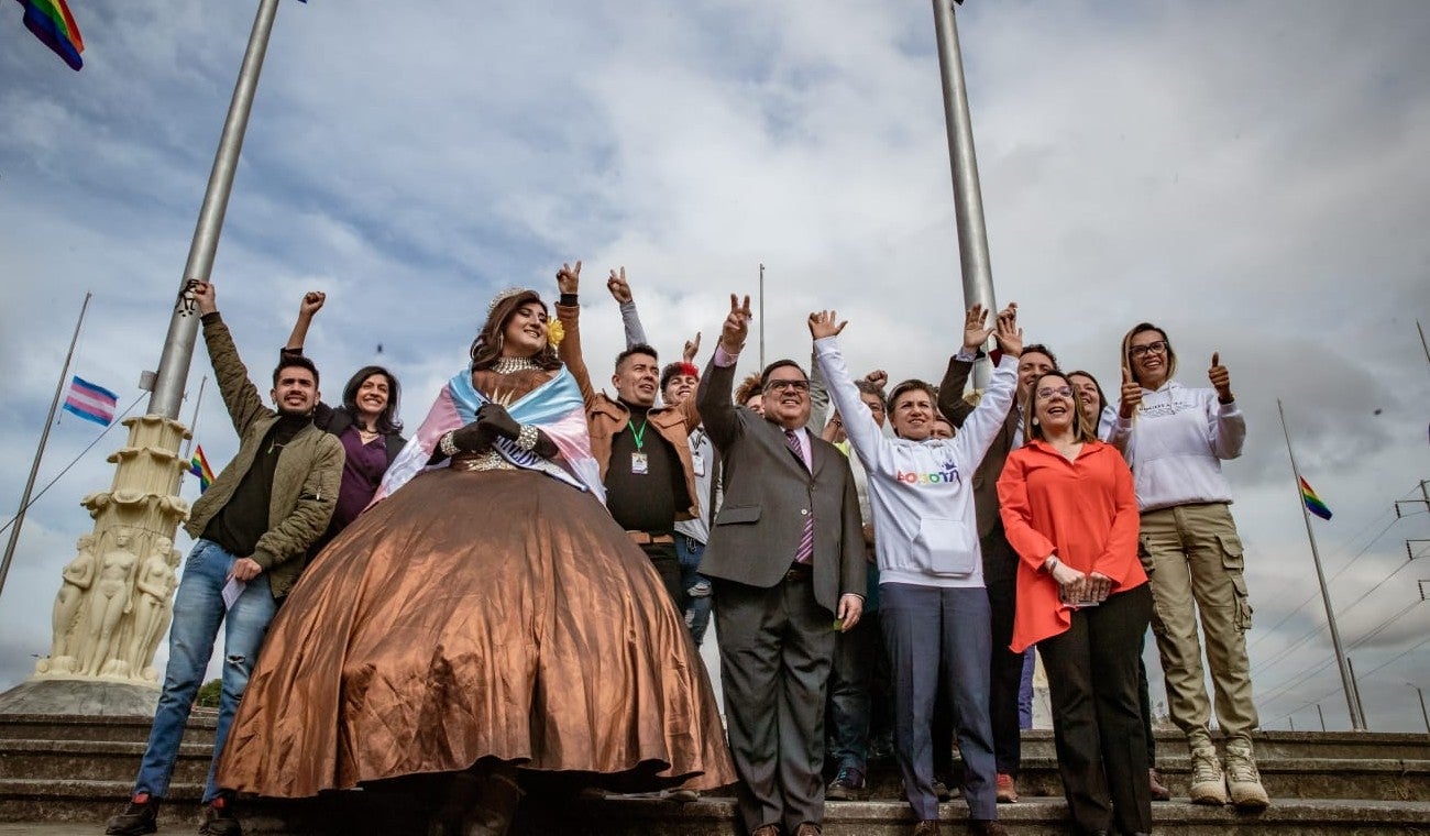 Claudia López en Monumento de Banderas