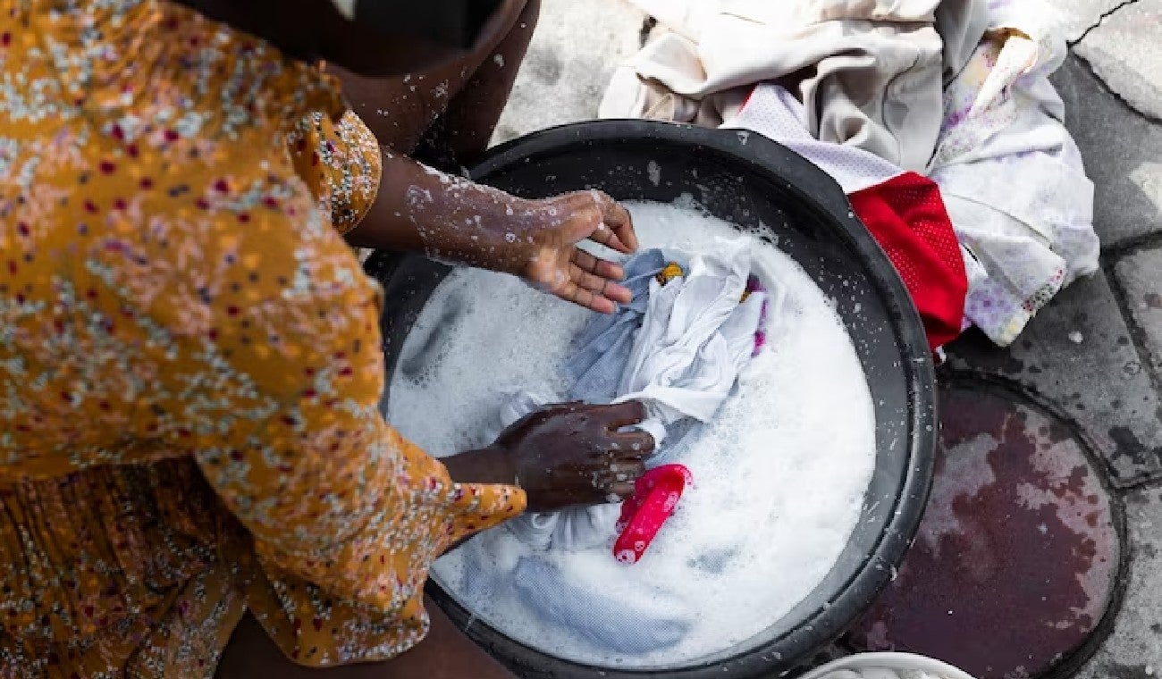 ¿Cómo lavar ropa a mano fácil?