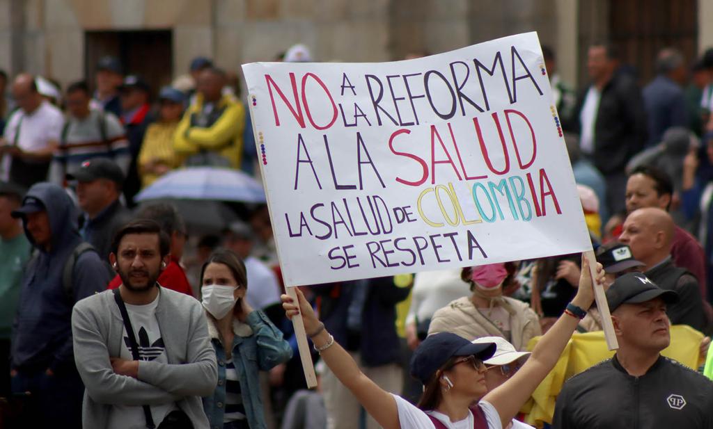 Marchas en Bogotá contra la reforma a la salud.