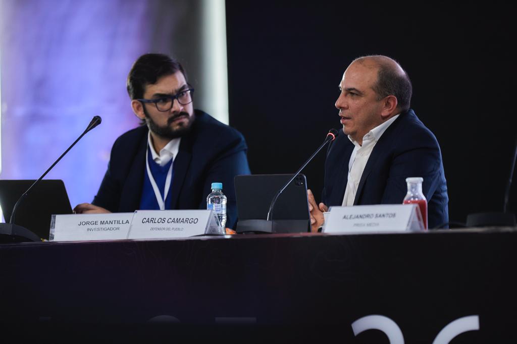 Defensor del Pueblo, Carlos Camargo.