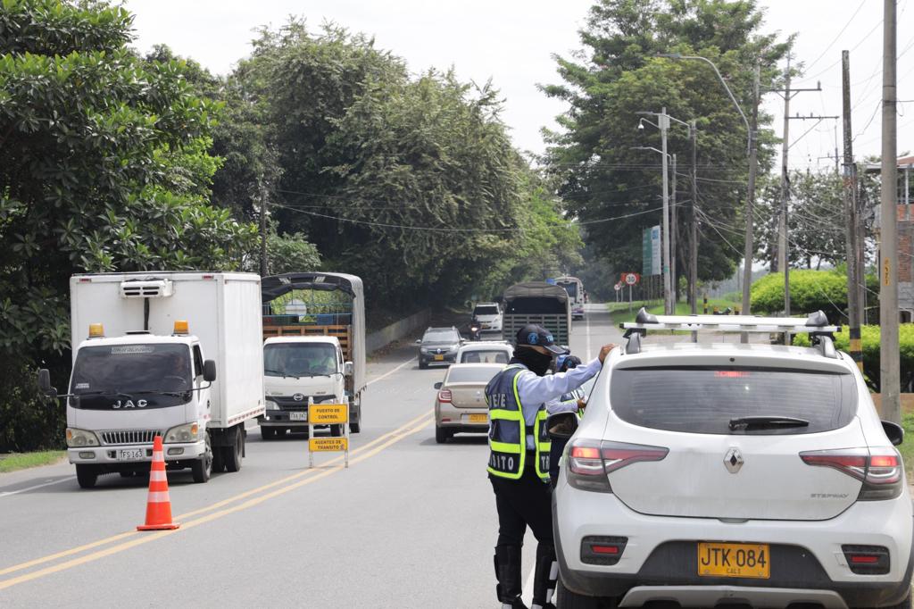 Carretera de Colombia, apoyo de policía