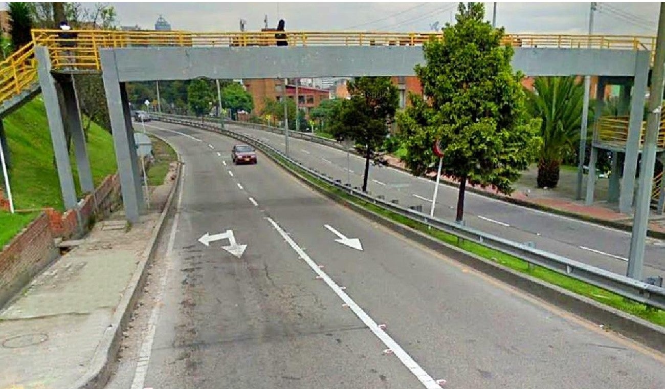 Puente peatonal en la Avenida Circunvalar