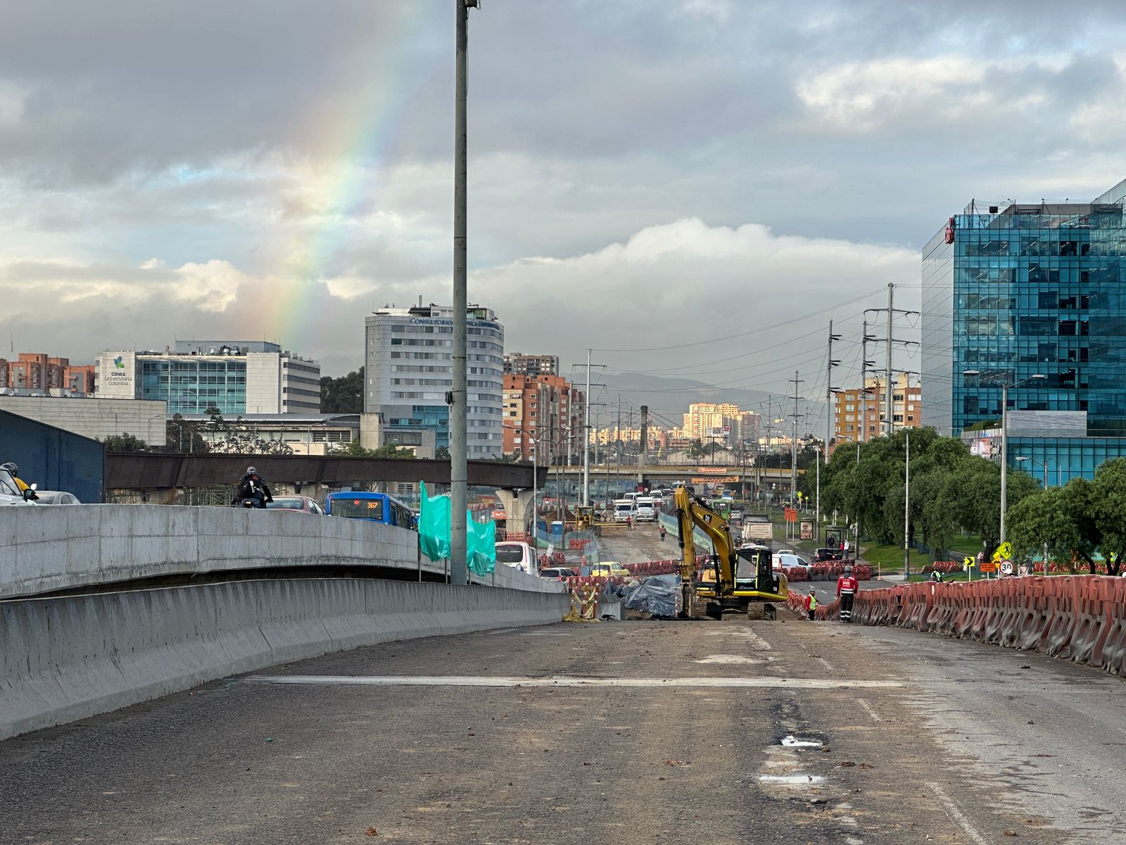 Puente vehicular de la avenida 68 con calle 26