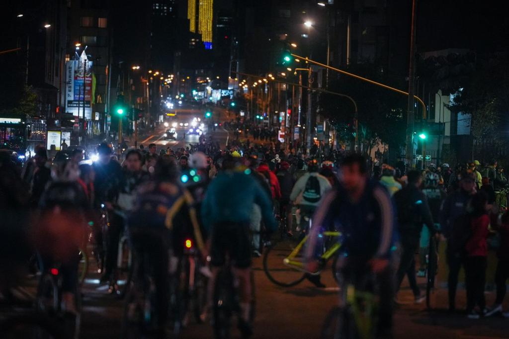 Ciclo vía Nocturna Bogotá
