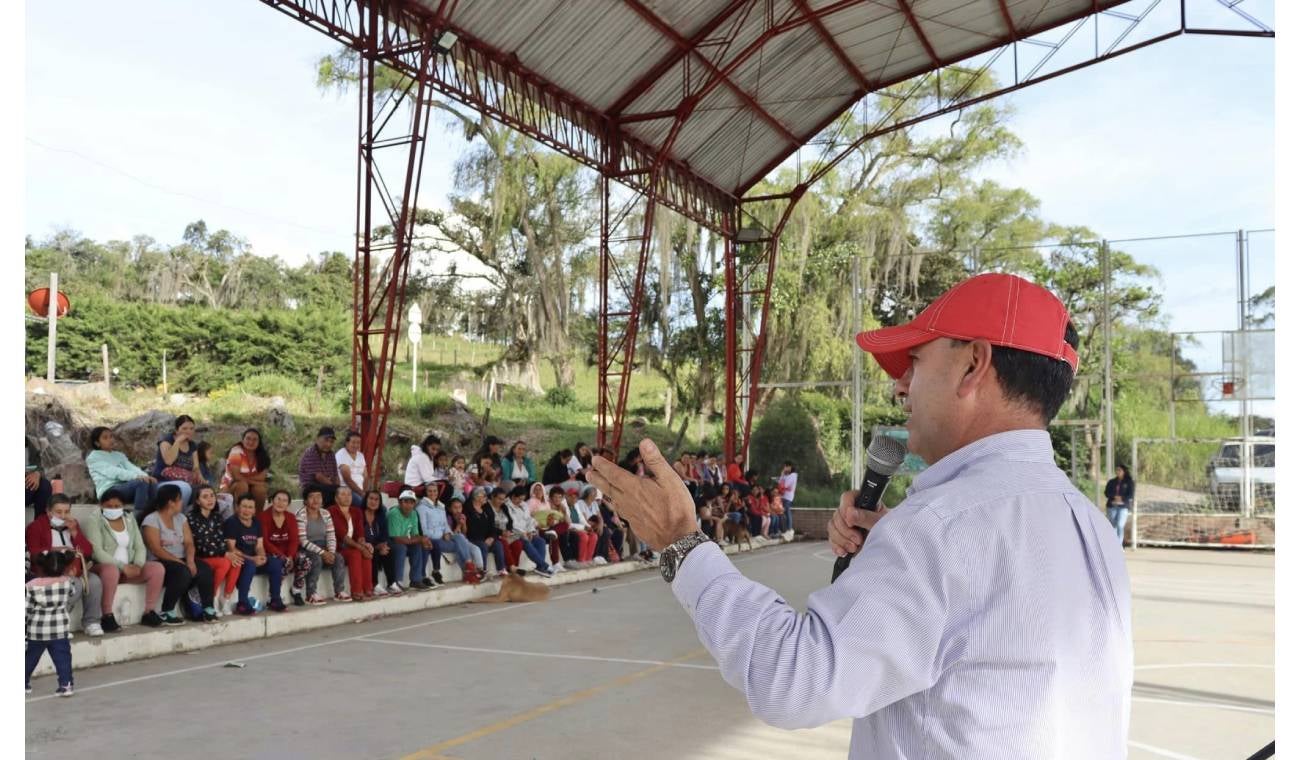 El alcalde de Choachí, Carlos Alberdi Velásquez.