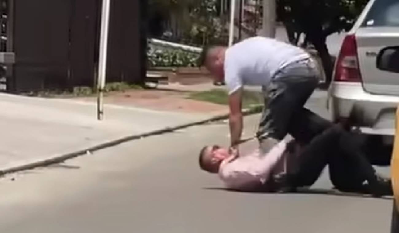 Video: Conductores se pelean a correazos en Bogotá