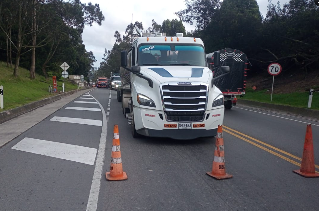 Habilitan paso por la vía al LLano