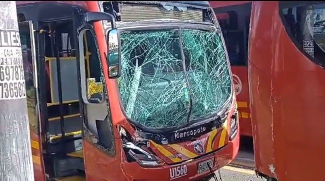 Choque entre dos buses de Transmilenio