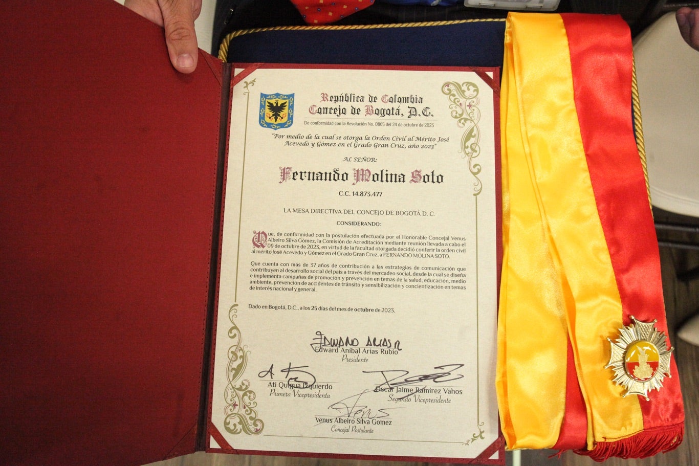 Fernando Molina, Presidente de RCN Radio fue condecorado por el Consejo de Bogotá