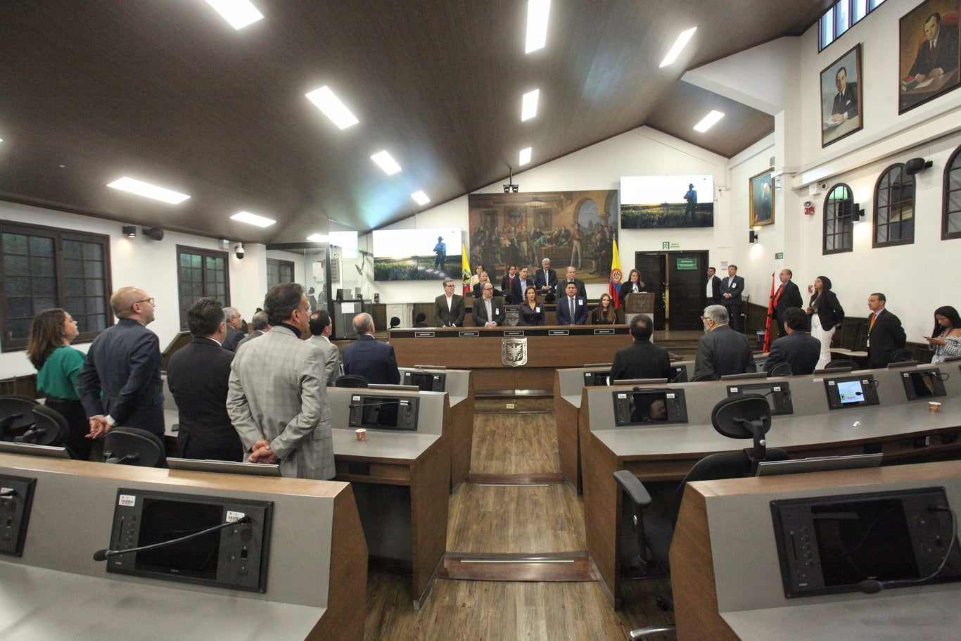 Fernando Molina, Presidente de RCN Radio fue condecorado por el Consejo de Bogotá