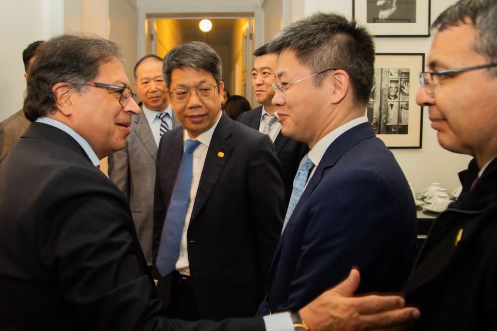 Presidente Gustavo Petro y consorcio Chino