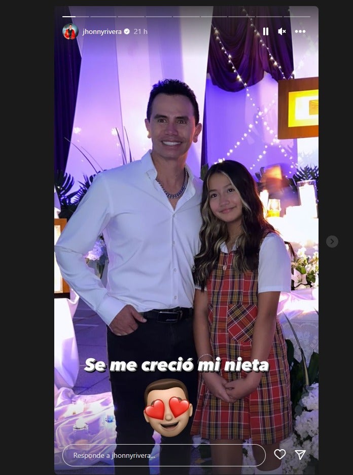 Jhonny Rivera y su nieta Hellen