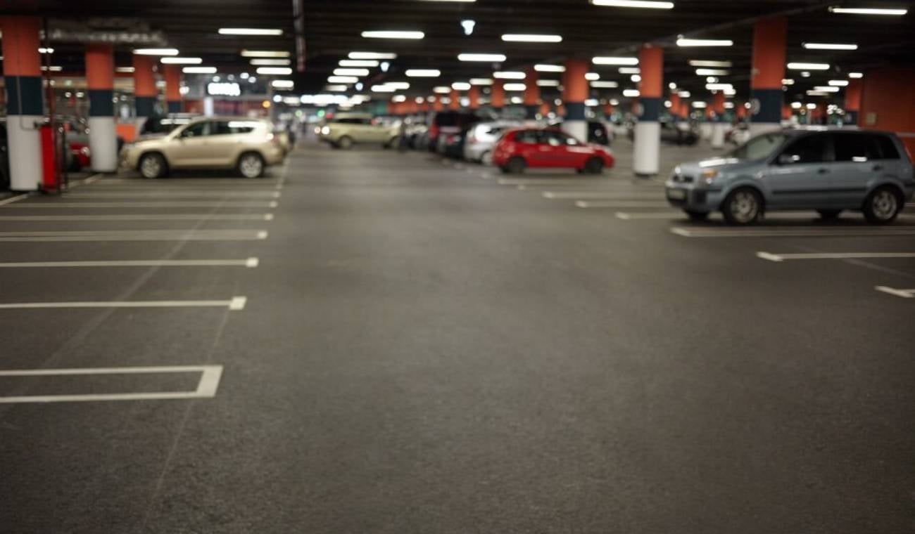 Parqueadero en centro comercial