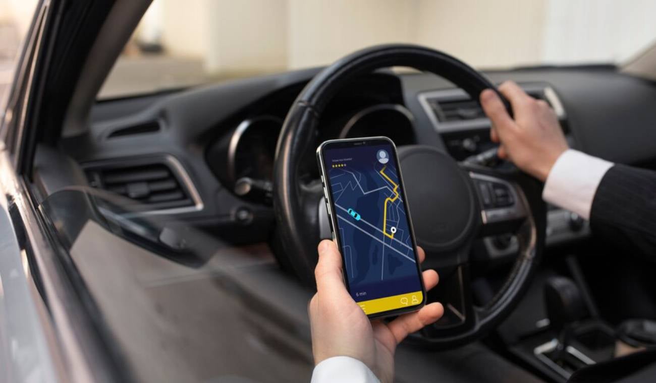 ¿Qué responder si un agente de tránsito le solicita el celular?