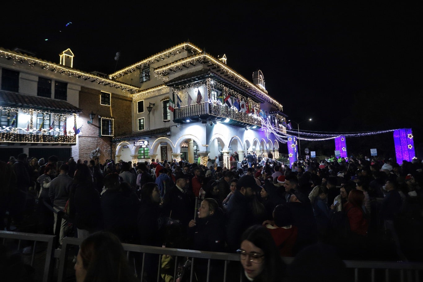 Iluminación Navideña en Monserrate / Alumbrado navideño / Luces Navideñas / Iluminación/ Navidad / Luces