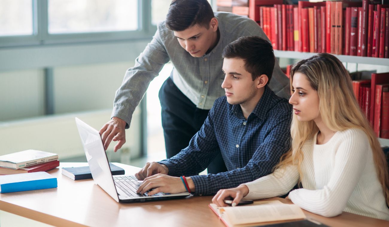 Estudiantes de posgrado que financiaron la carrera