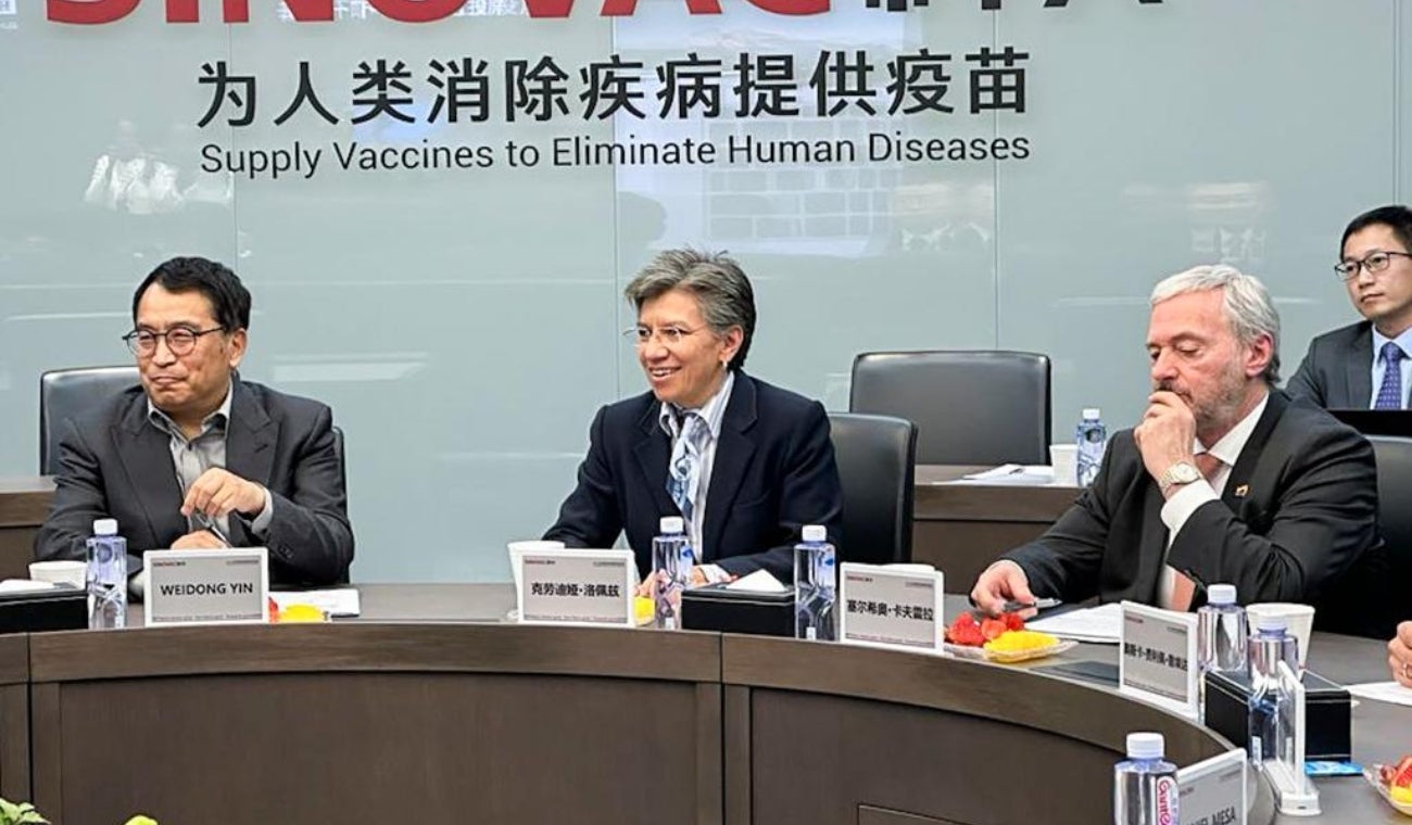 Claudia López y su visita a China