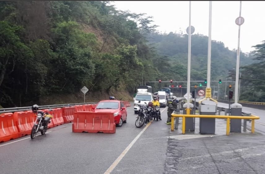 Manifestación en vía Bogotá - Villavicencio