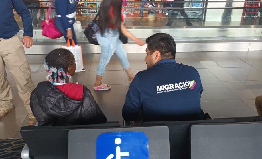 Niña fue abandonada en aeropuerto El Dorado