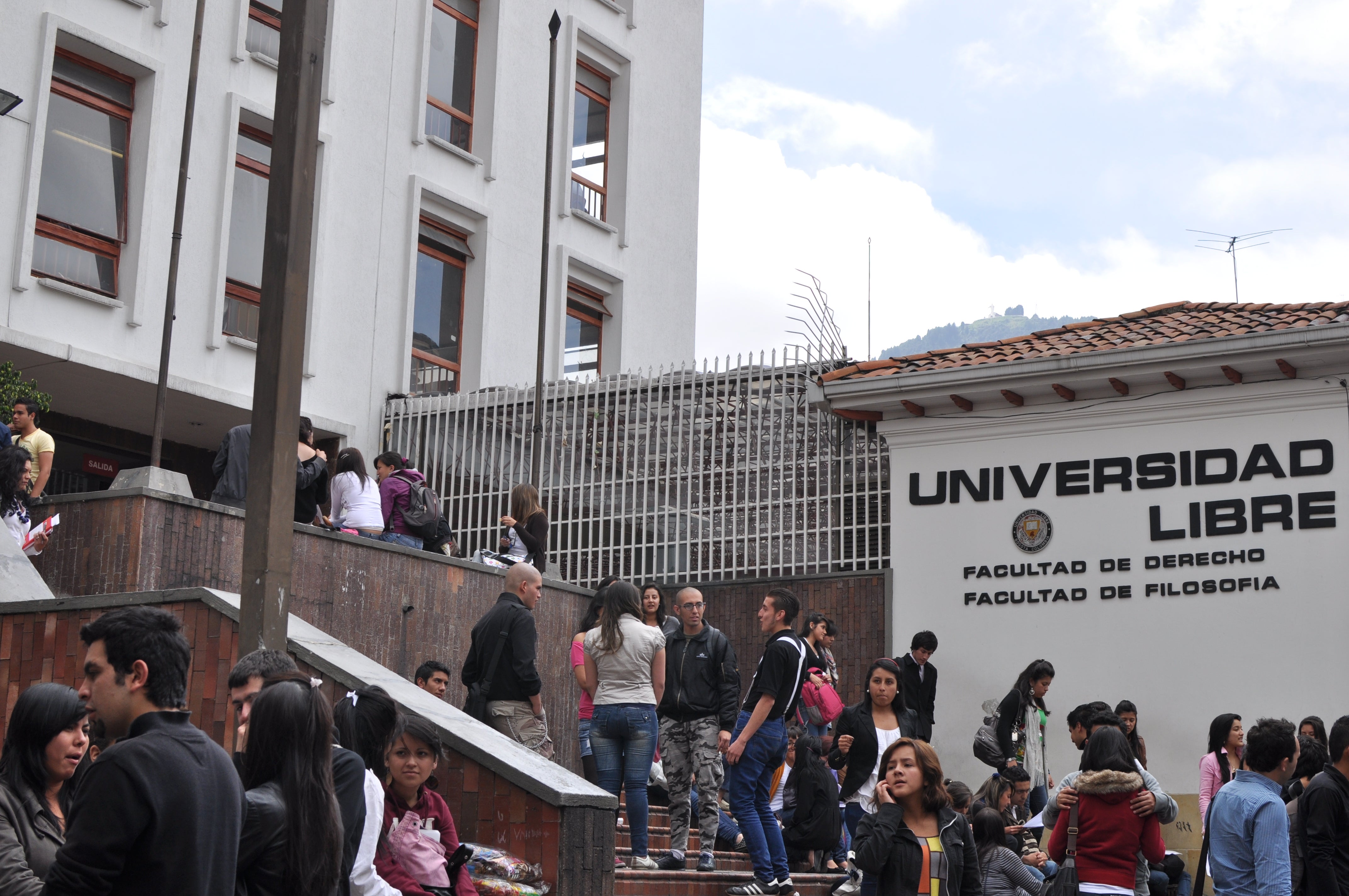 Becas de estudio en la Univerisidad Libre de Bogotá con la Secretaría de Educación