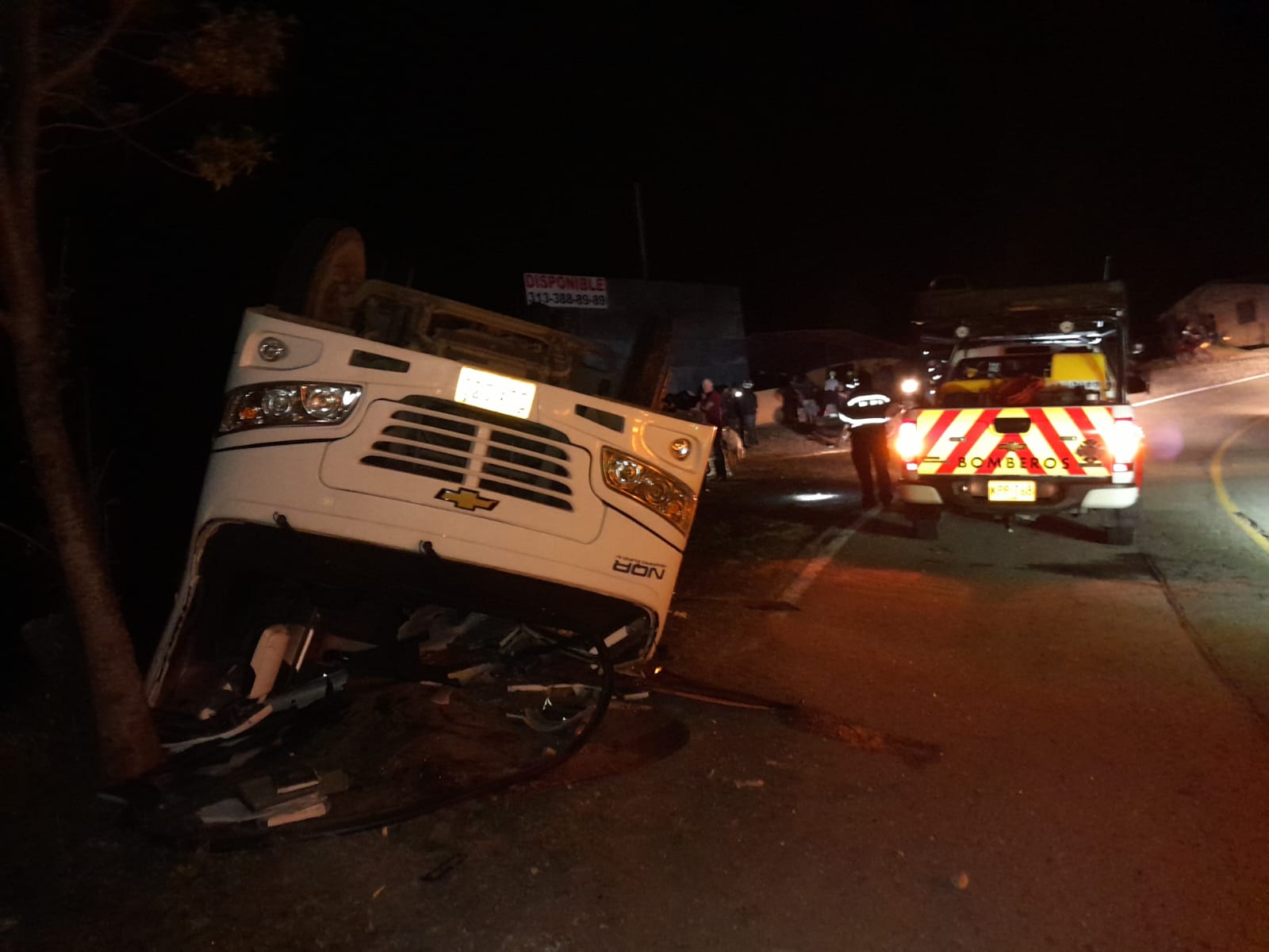 Bus del SENA volcado en la vía Zipaquirá - Pacho