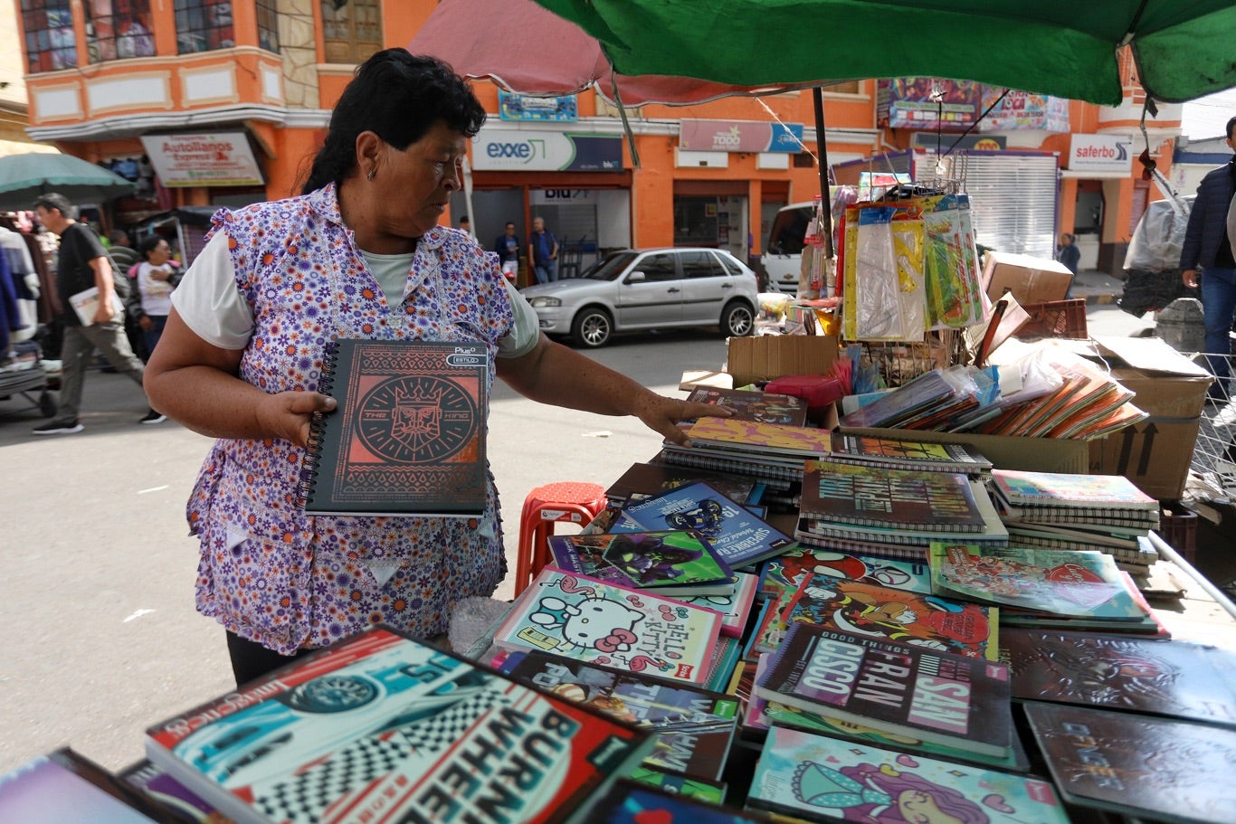 Venta de útiles escolares en San Victorino