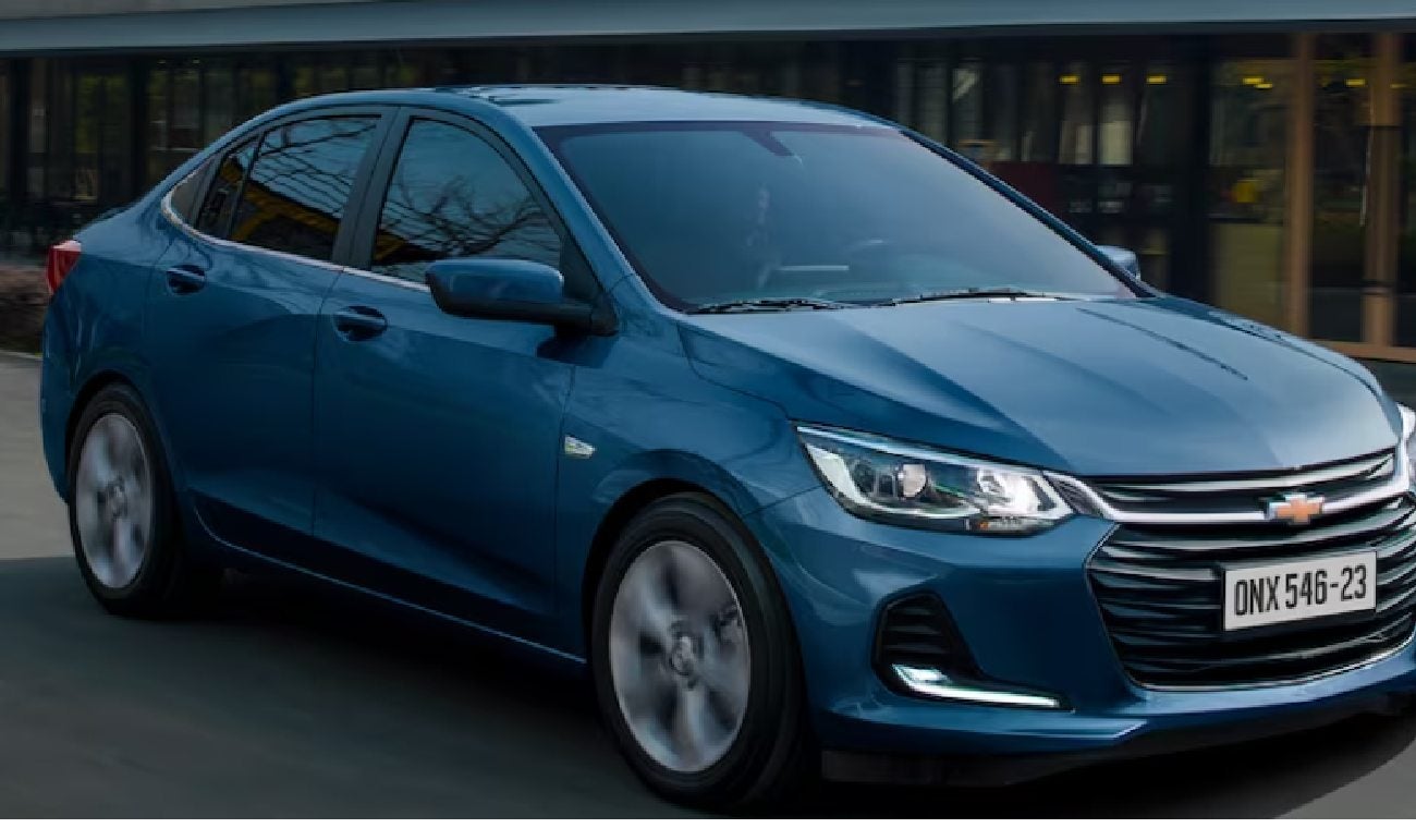 Chevrolet onix de color azul