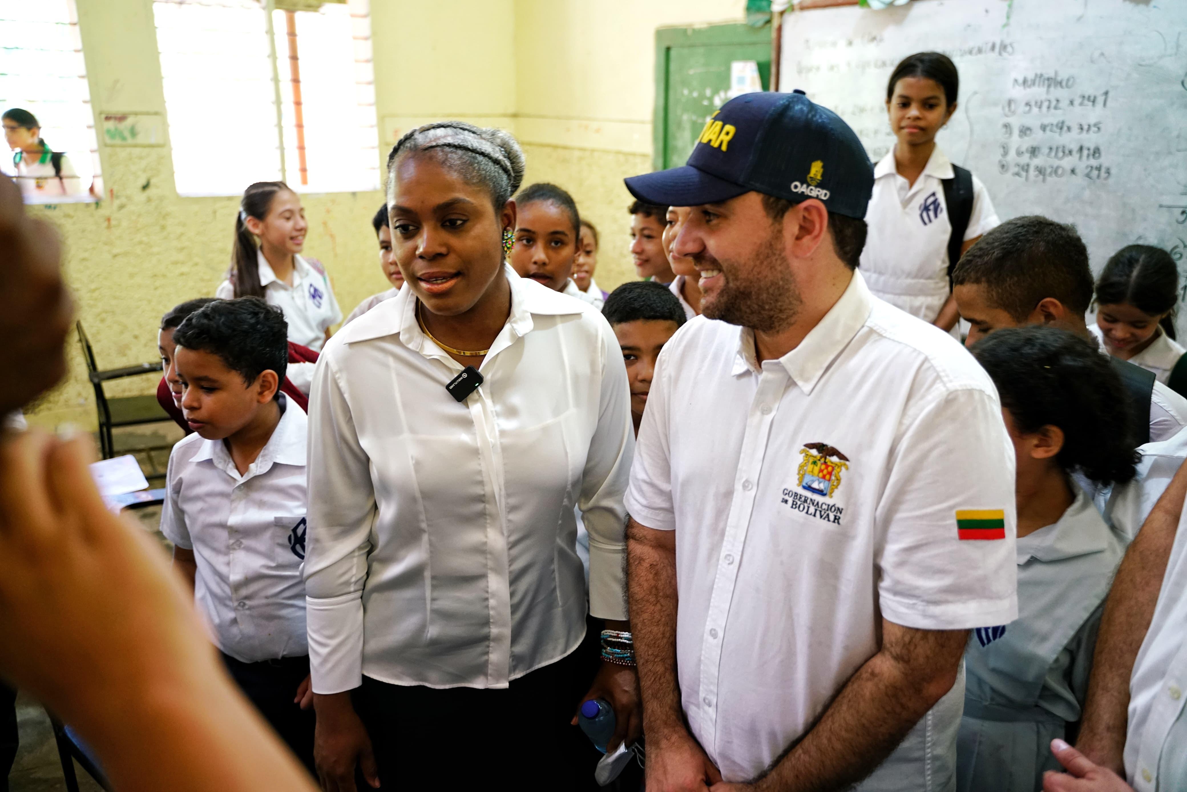 Ministra de Educación, Aurora Vergara en Bolívar