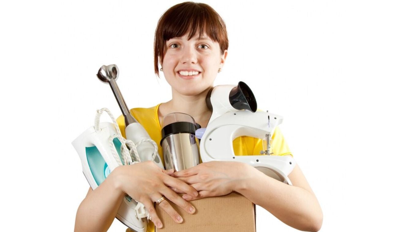 Mujer comprando electrodomésticos