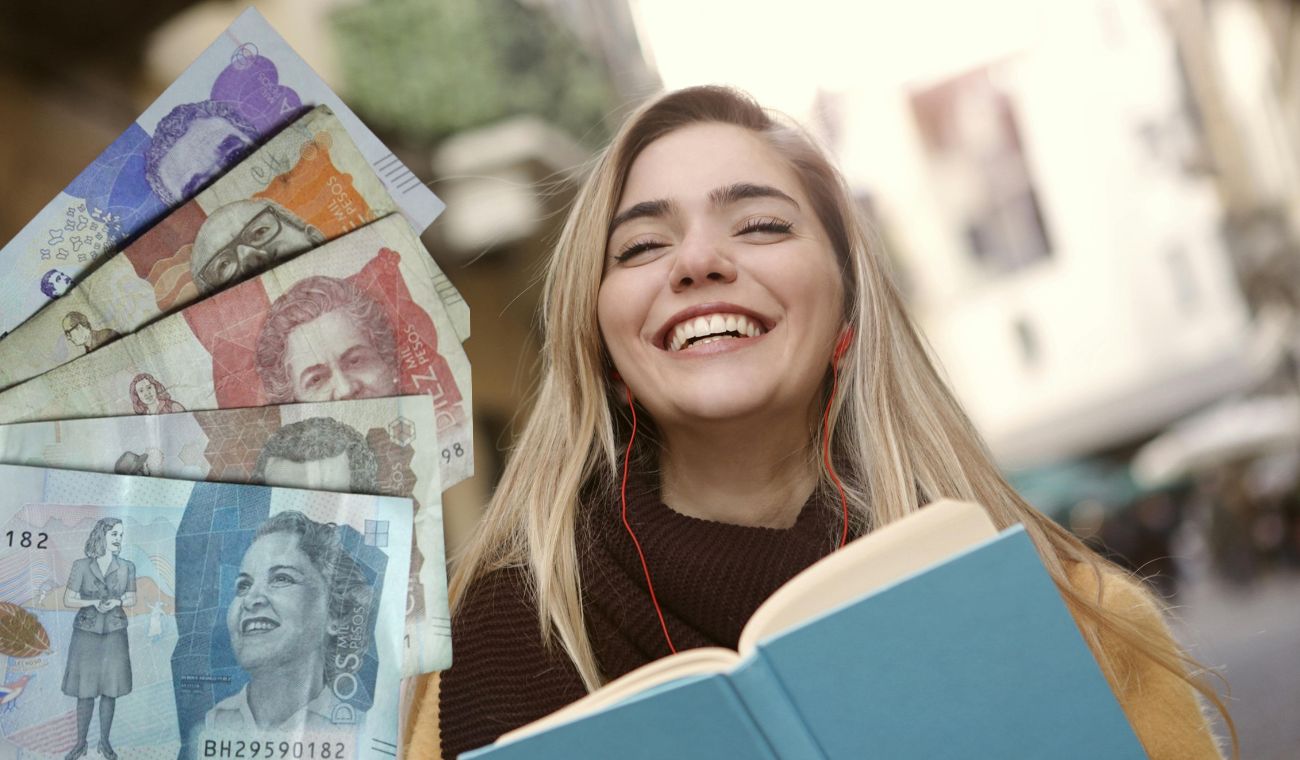 Mujer estudiante/dinero colombiano