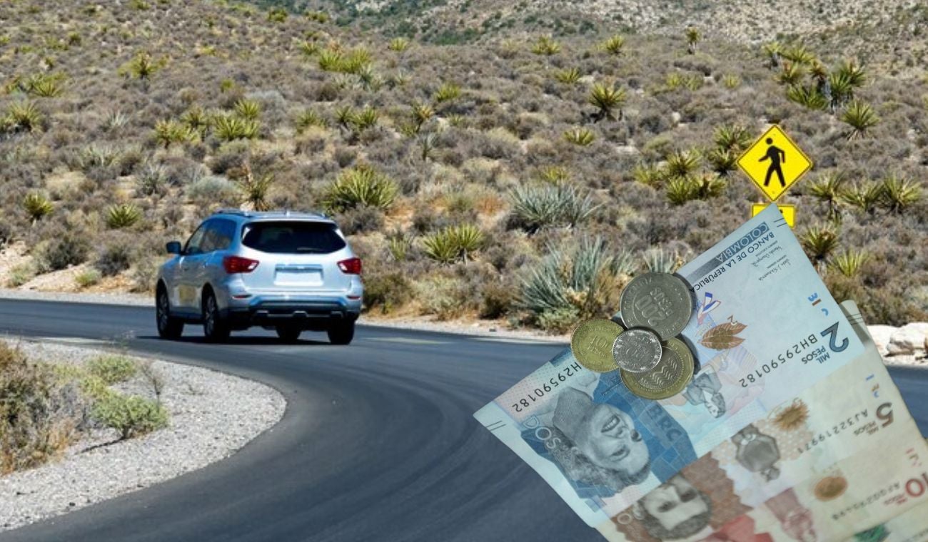 Carro en carretera /dinero colombiano