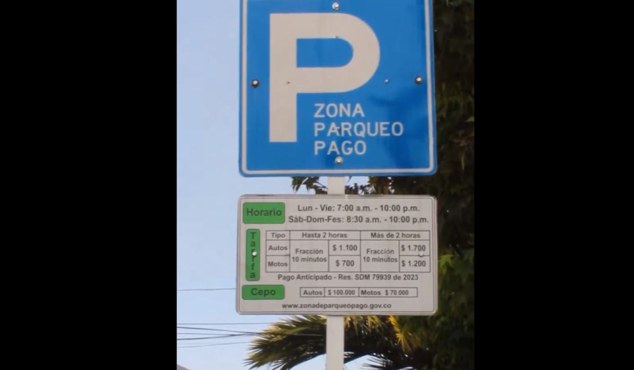 Letrero de Parqueo Pago en Bogotá