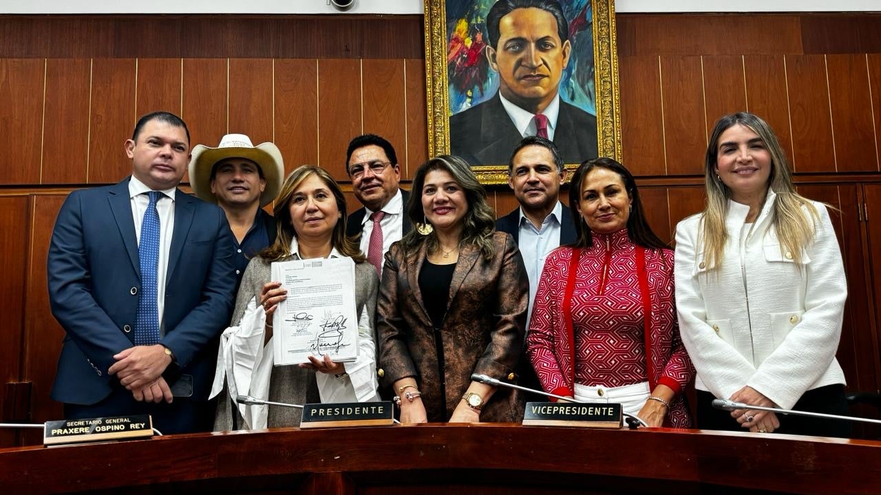 Senadores ponencia alternativa reforma a la salud
