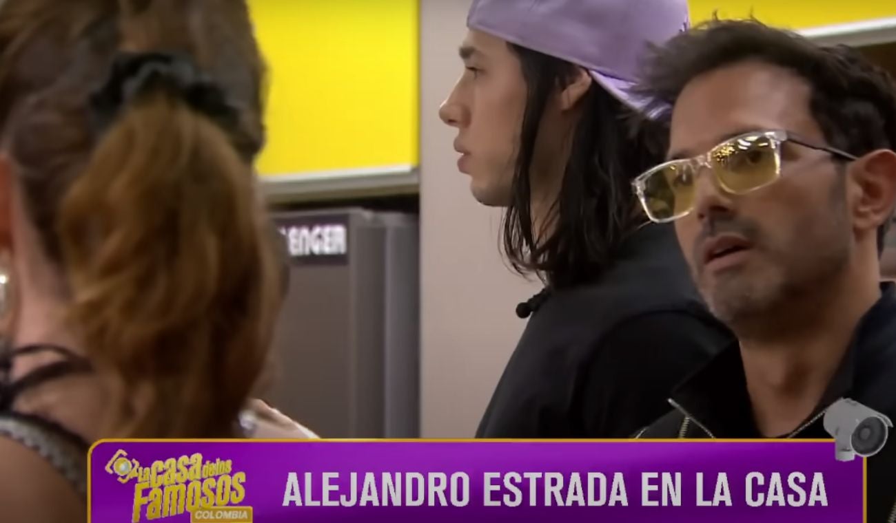 Alejandro Estrada en la casa de los famosos hablando con Nataly Umaña