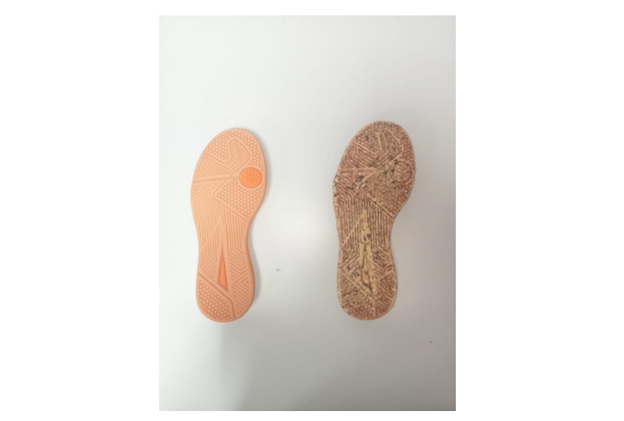 Suelas de zapatos hechas con residuos de café.