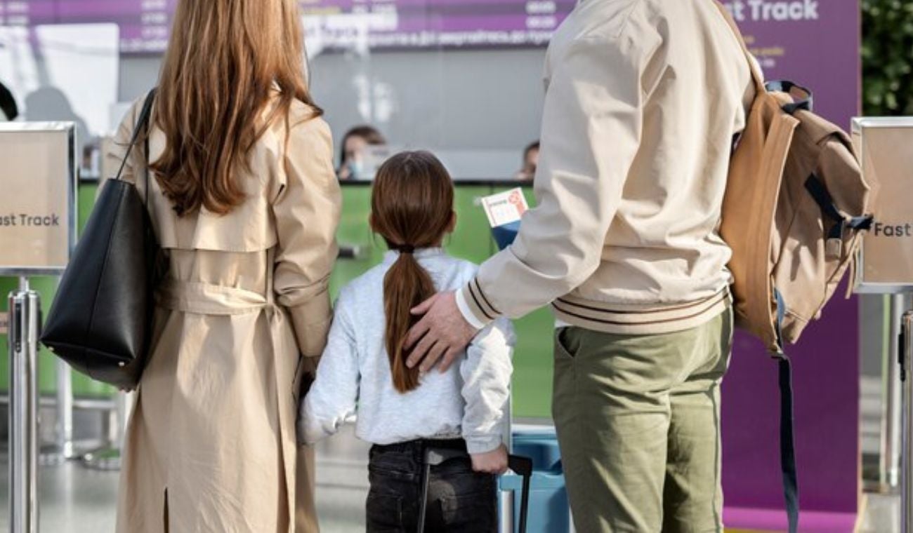 Familia en el aeropuerto