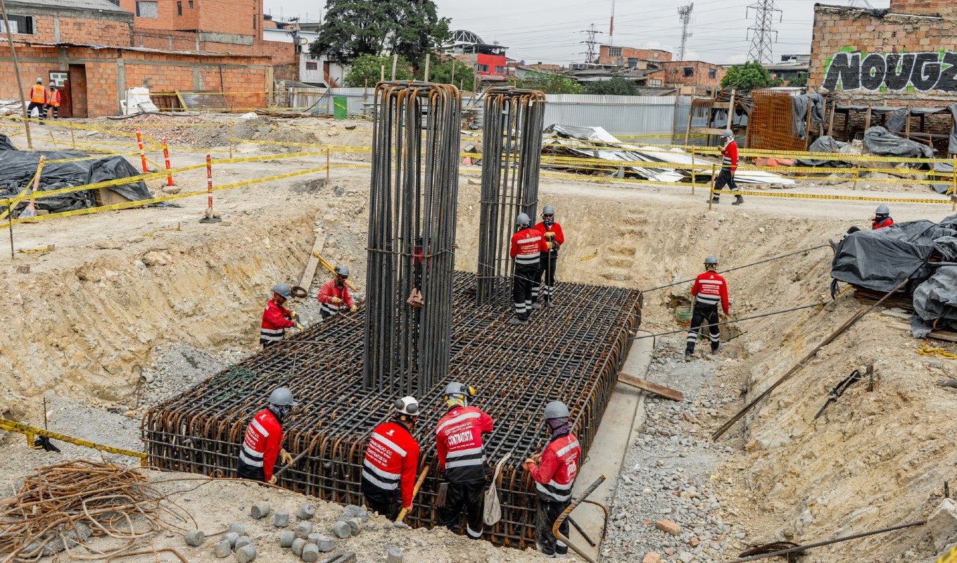 Intersección a desnivel en la Autopista Sur