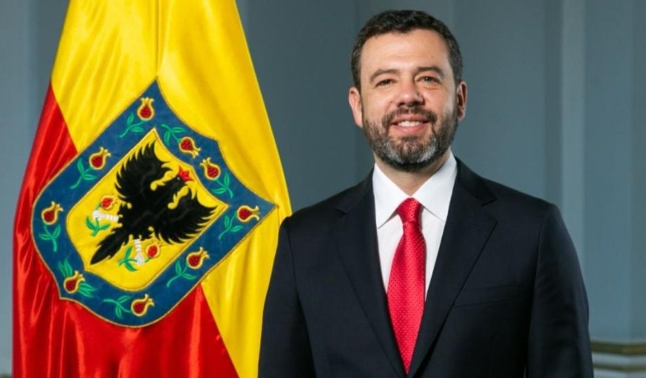 Galán pidió que se eliminara artículo de impuesto al alumbrado público