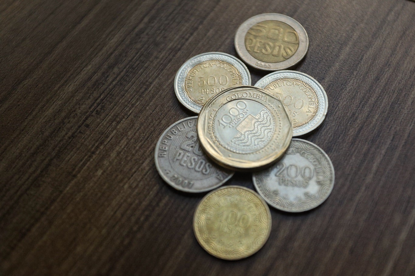 Monedas / Billetes / pesos colombianos / dinero