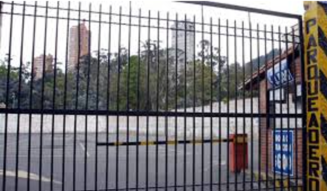 Parqueadero EL Salitre