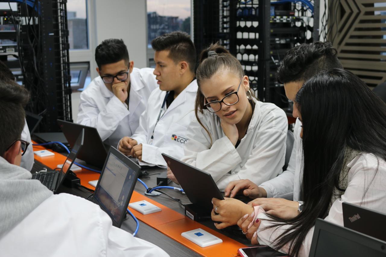 Estudiantes Universidad ECCI