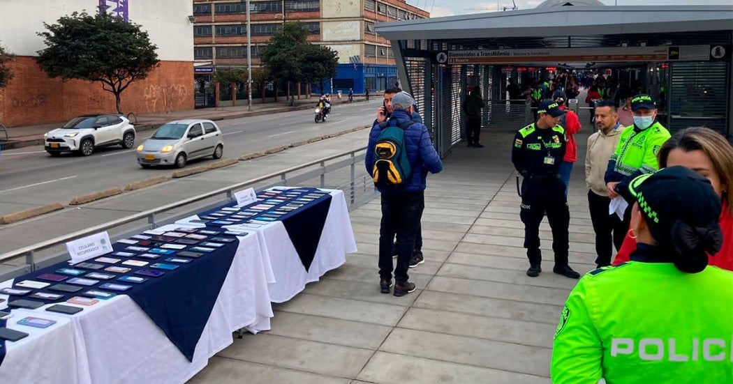 Policía recuperó 2 mil celulares robados en Transmilenio