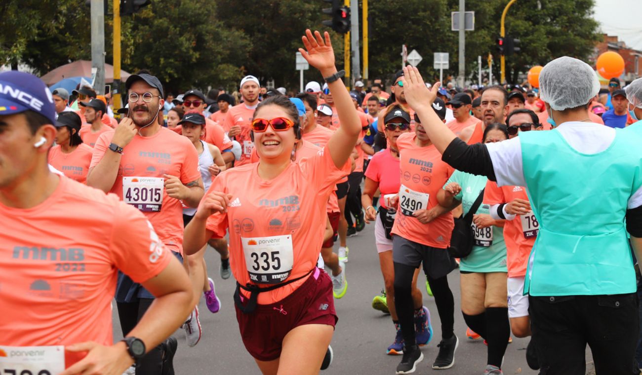 Media Maratón de Bogotá personas corriendo