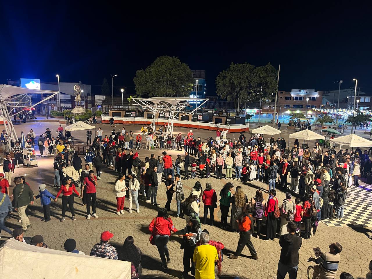 Dios Varón hecho con personas en Soacha