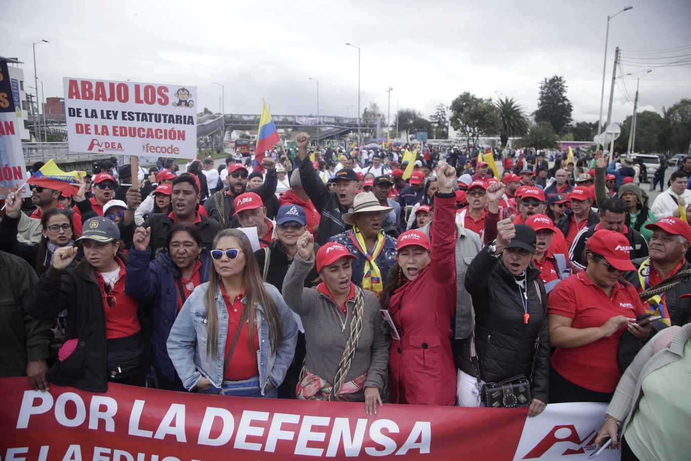 Docentes anuncian paro indefinido