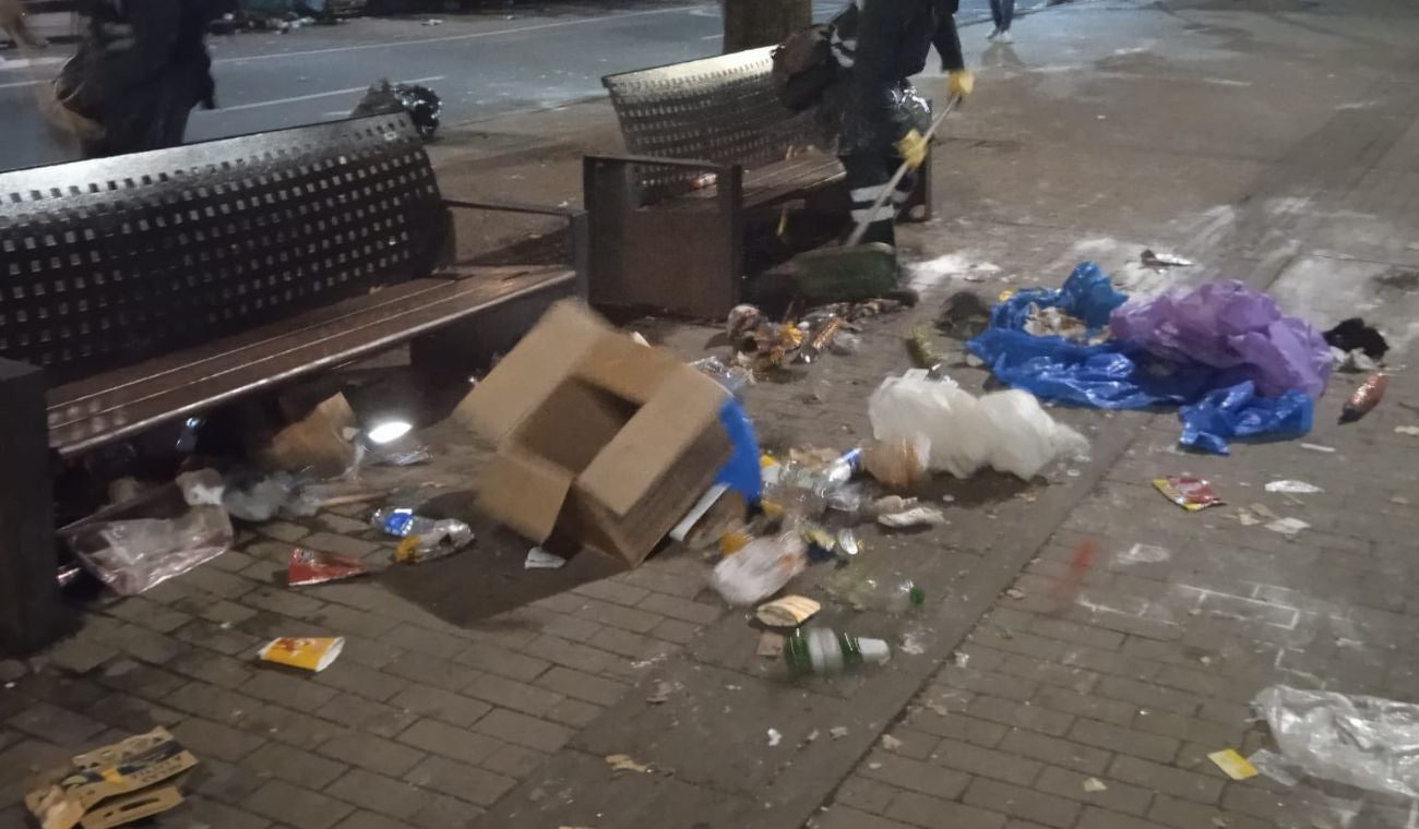 Basura en el parque de la 93