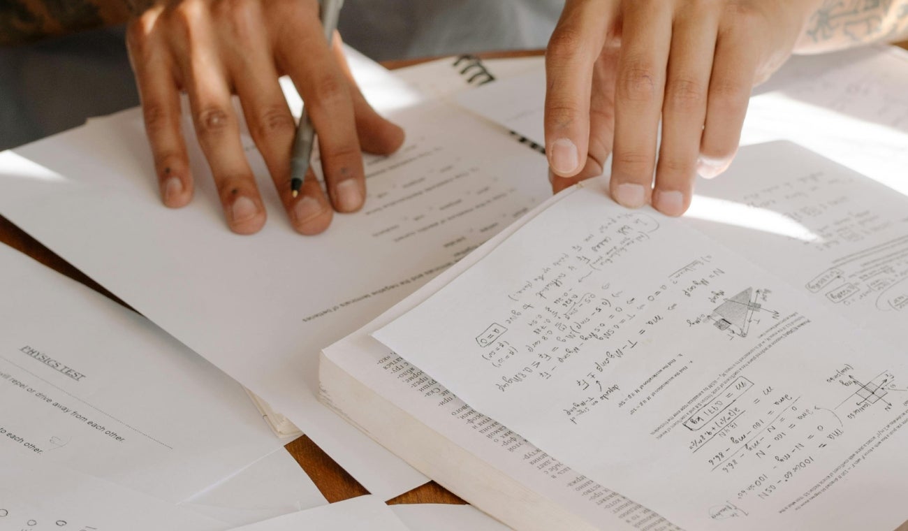 Becas del Distrito para diversos programas